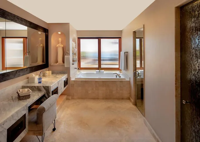 Cabo La Hotel